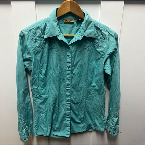 Wrangler Tops - Wrangler turquoise‎ embroidered snap up western top size M